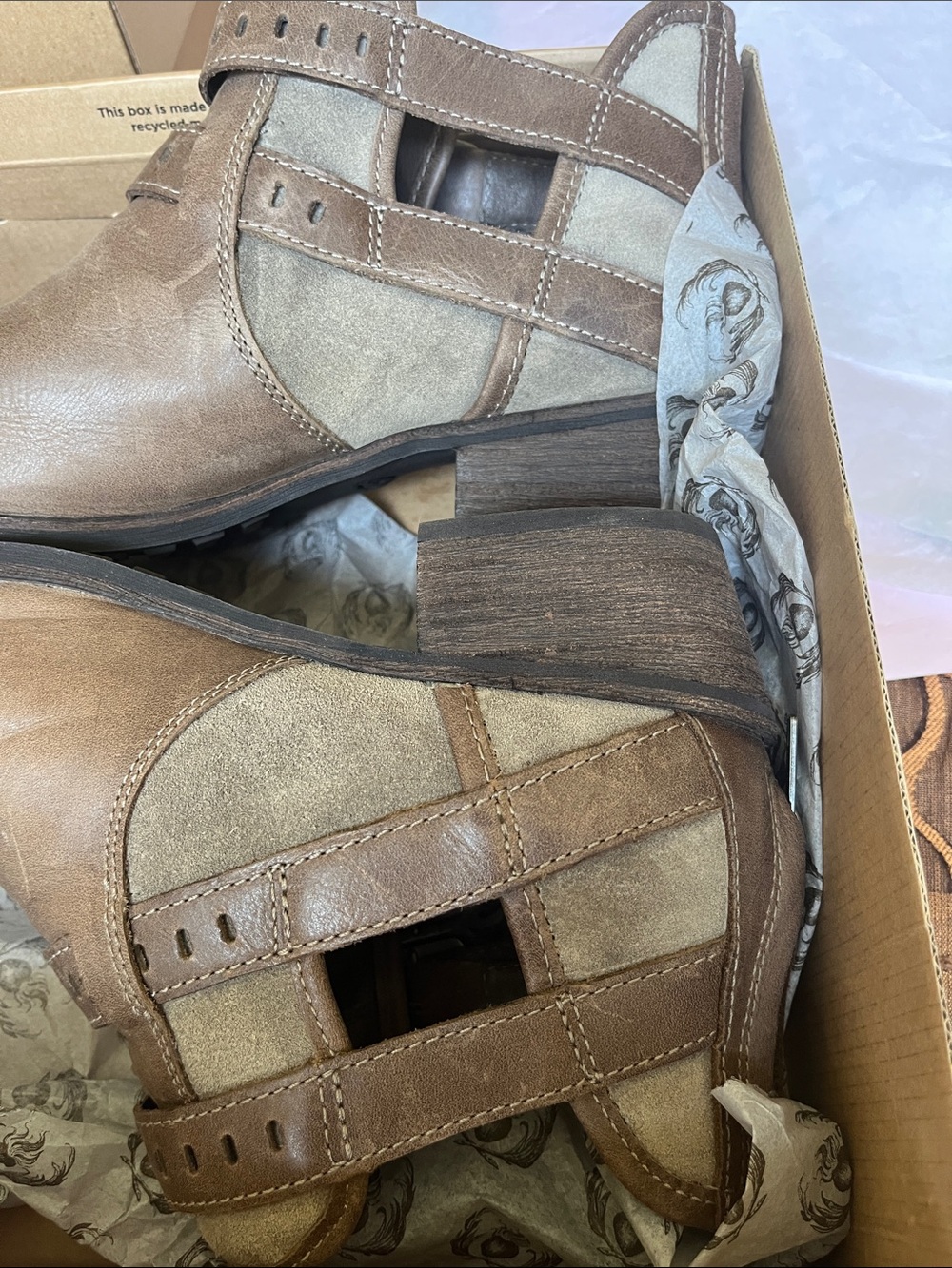 UGG Patsy Boots 11 - Picture 3 of 10